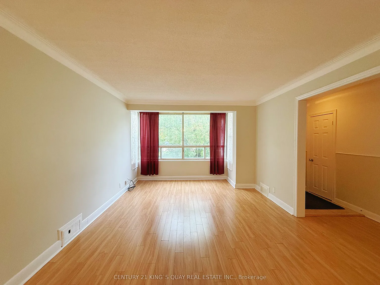 5 bed, $3,500 — Photo 4