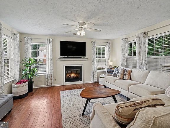 2nd image of 321 Windcroft Ln NW