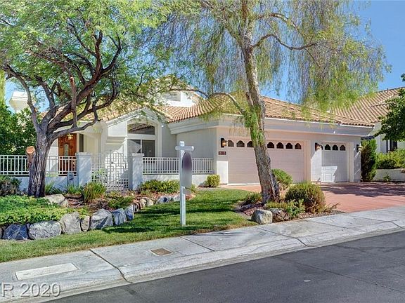 3rd image of 8113 Lake Hills Dr