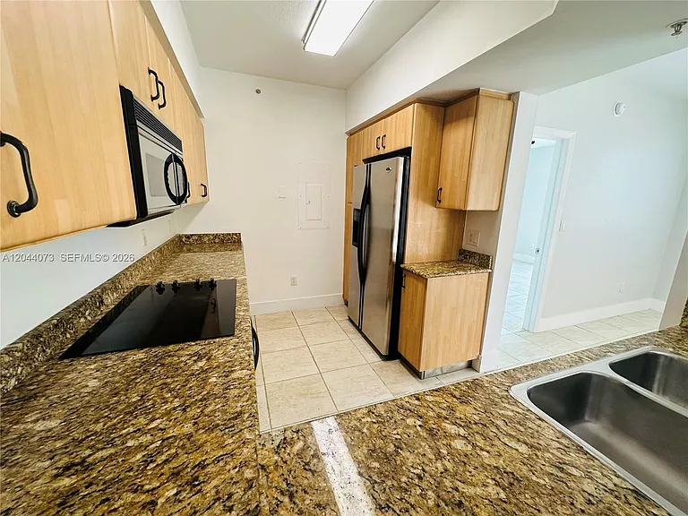 140 Meridian Ave #314 — Photo 18