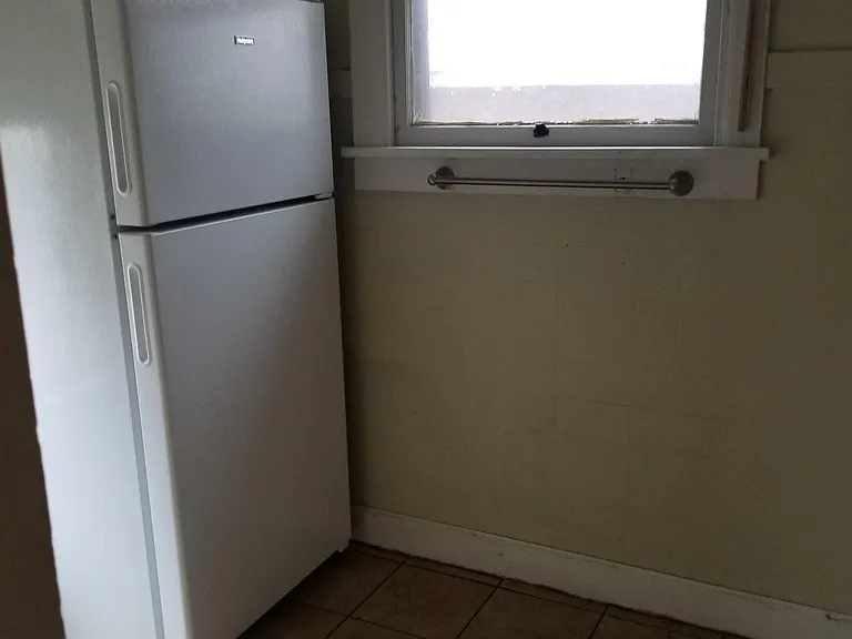 620 1/2 Highland Ave #620-1/2 — Photo 3