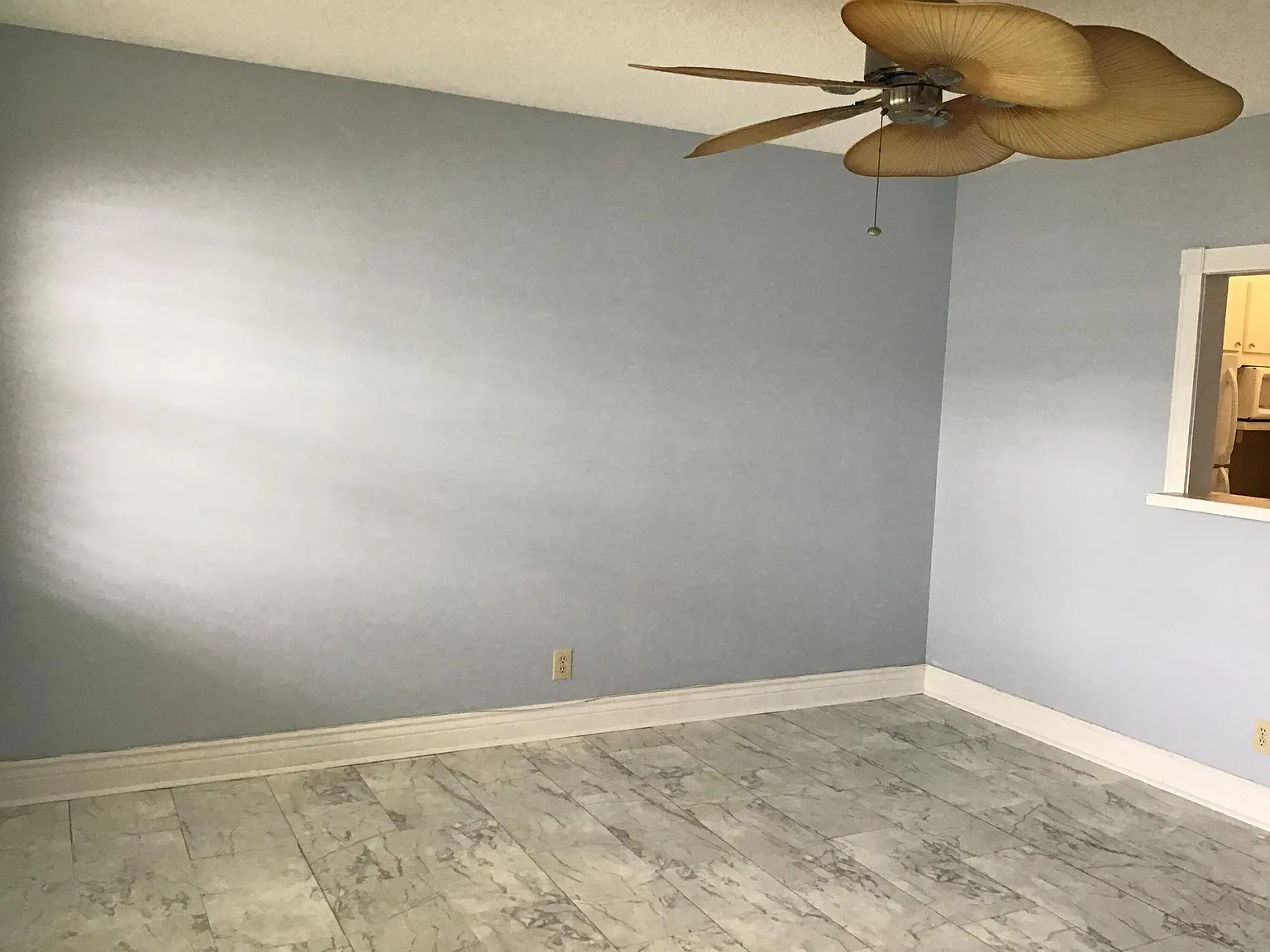 1 bed, 1.0 bath, 585 sqft, $1,350 — Photo 2