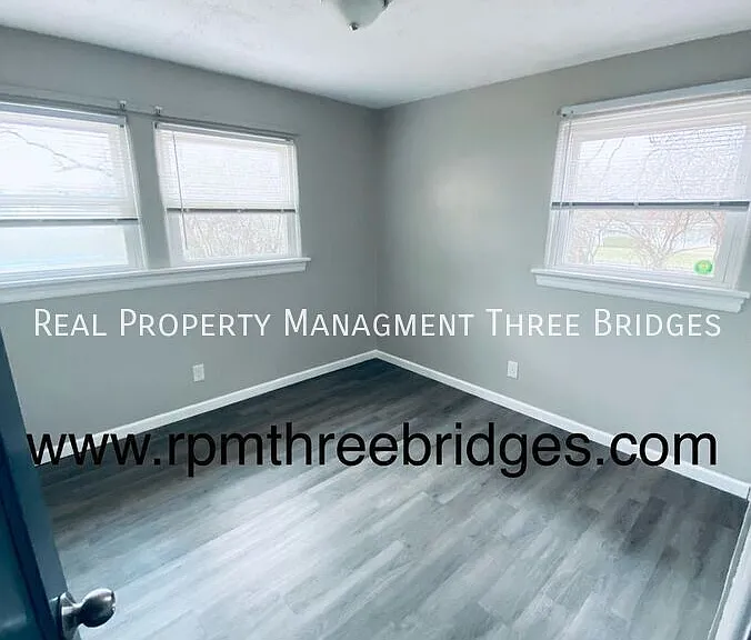 28 Redwood Dr — Photo 17