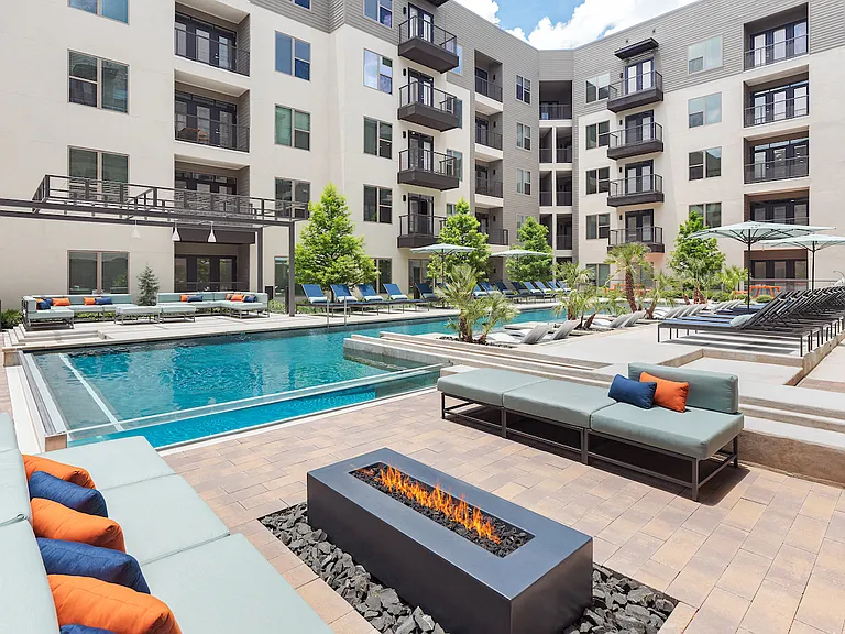 The Flats at River North — Photo 5