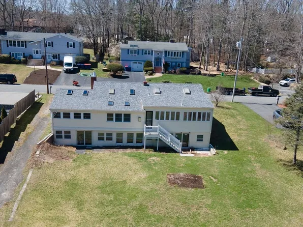 67 Ridgeline Dr, Westport, MA 02790