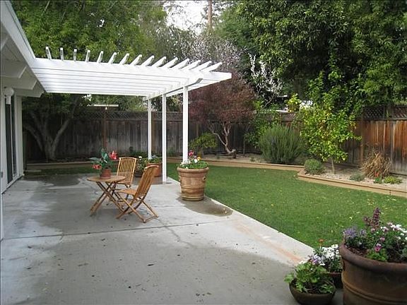3rd image of 72 Roosevelt Cir