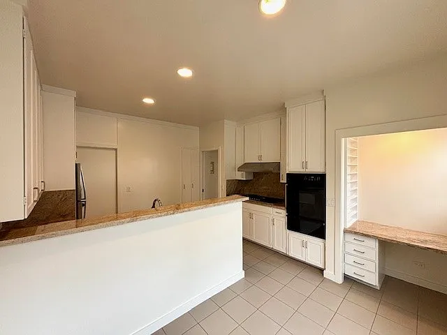 1695 Filbert St #5 — Photo 9