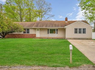 137 Serpentine Dr, Bayville, NJ 08721