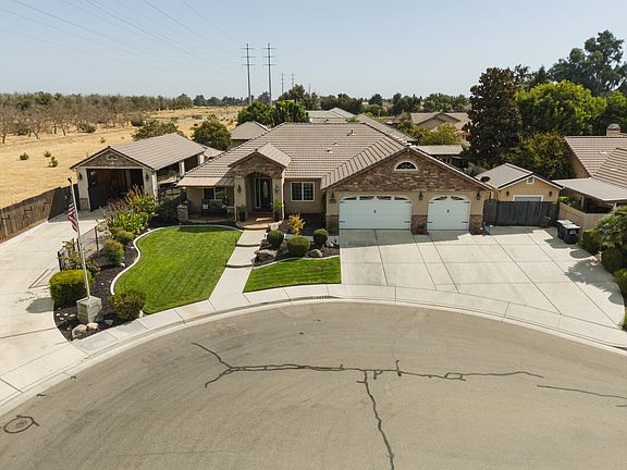 3rd image of 4433 E Sycamore Court
