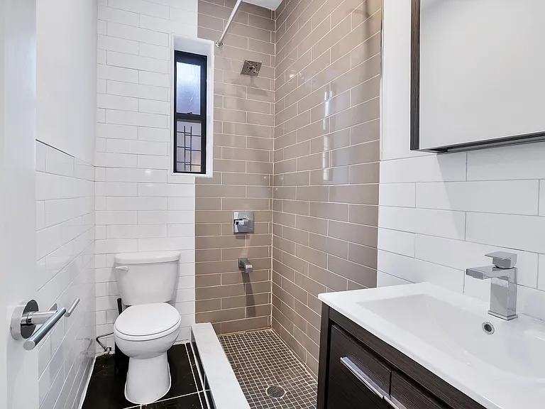 246 Bainbridge St #8 — Photo 6