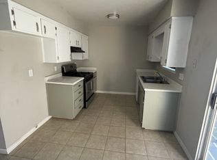 632 W Iris Ave #A, Visalia, CA 93277