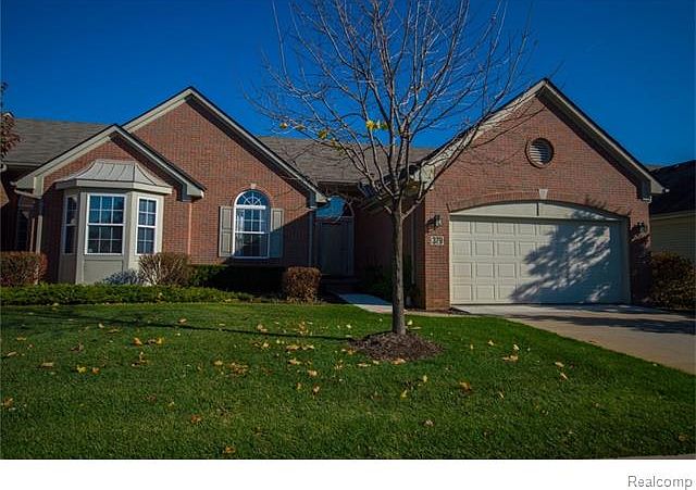 1st image of 379 Woodhaven Dr #1