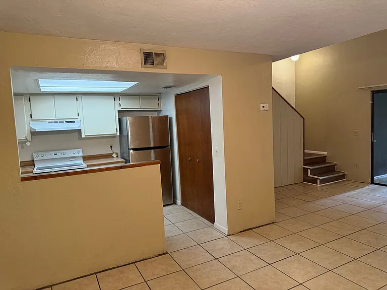 4304 SW 70th Ter #B — Photo 17