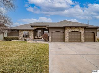 19304 Sahler St, Elkhorn, NE 68022