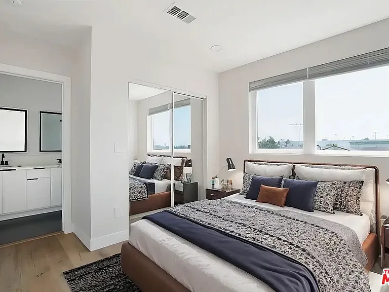 1726 Menlo Ave #3/4 — Photo 5