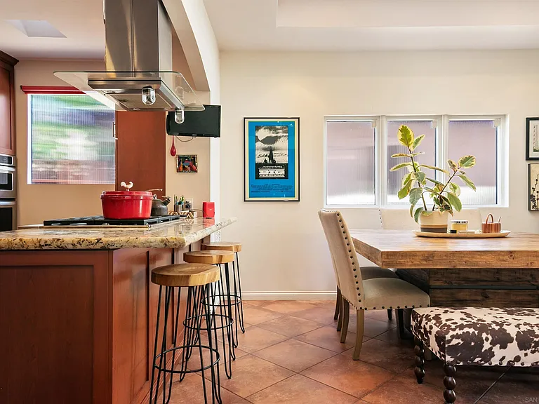 618 Gravilla Pl — Photo 19
