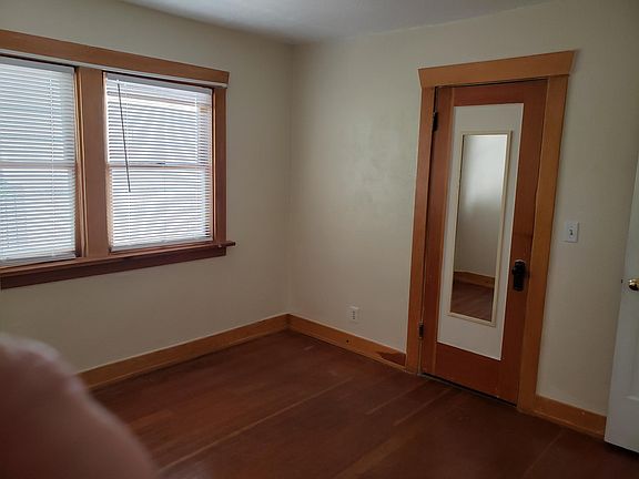 4th image of 619 E Kensington Ave #B