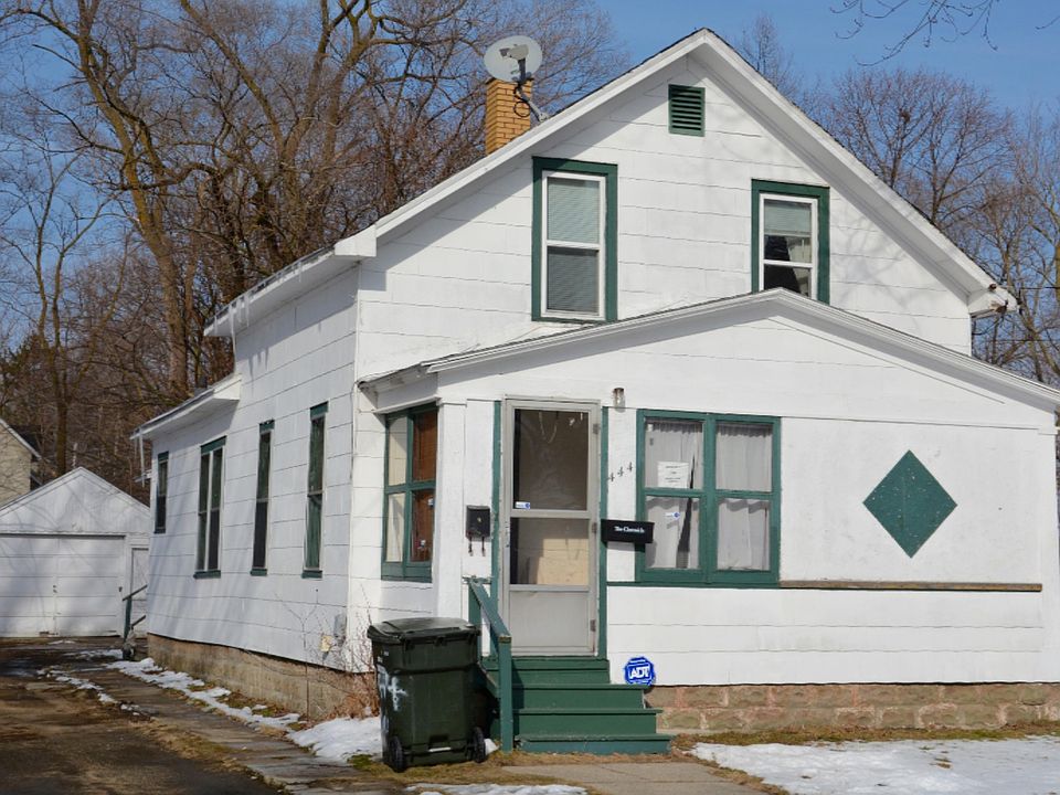 1st image of 444 W Oak Ave