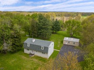 358 Oak Grove Rd, Pittstown, NJ 08867