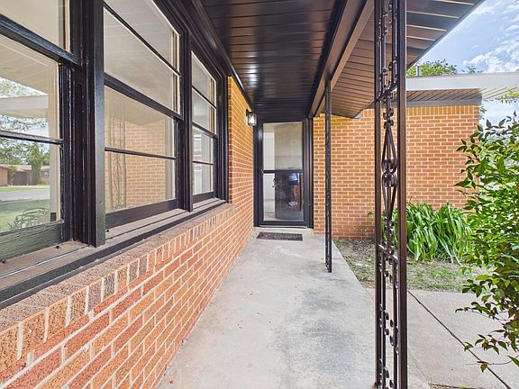 4th image of 4914 48th St