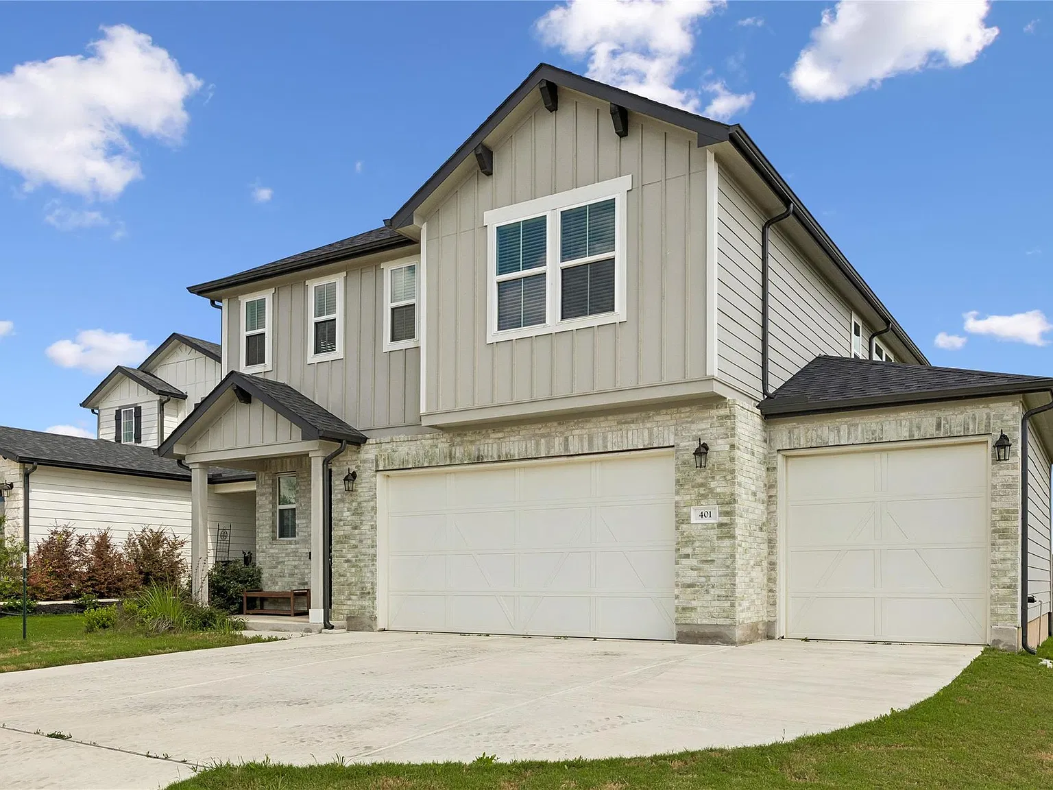 4 bed, 2.5 bath, 2496 sqft, $2,150 — Photo 4