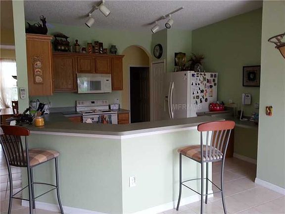3rd image of 2884 Berkshire Cir