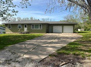 428 E 2nd St, Lamoni, IA 50140