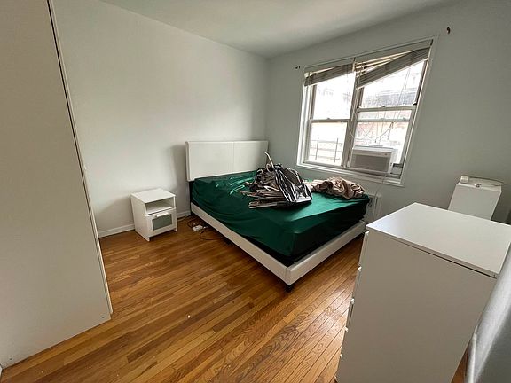 3rd image of 2533 35th St #2
