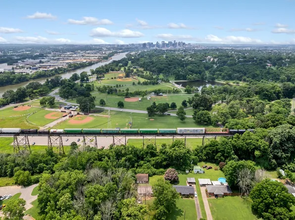 214 Riverside Dr, Nashville, TN 37206