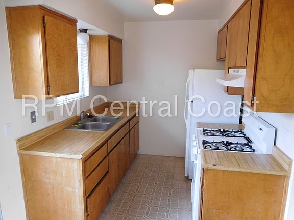 5th image of 2361 Cienaga St APT B