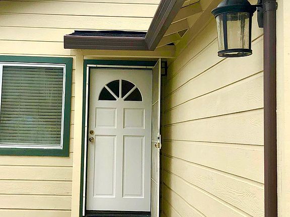 2nd image of 1251 Munro Ave #B
