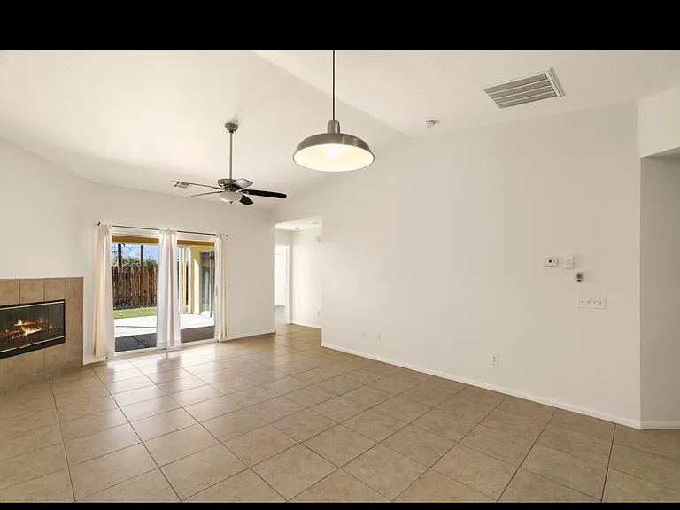 66915 Vista Pl #A — Photo 10