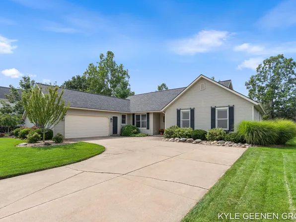 1519 W Springfield Cir, Zeeland, MI 49464