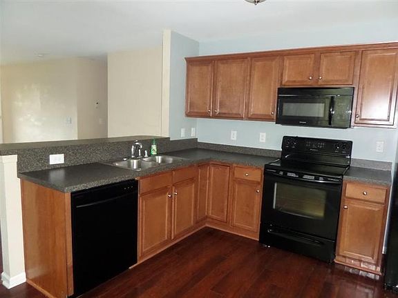 5th image of 713 Elverton Ct
