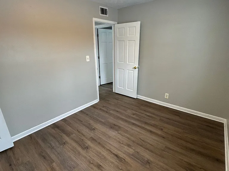 338 N Skyline Dr — Photo 18