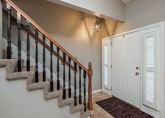 3rd image of 16939 Hickory Crest Dr