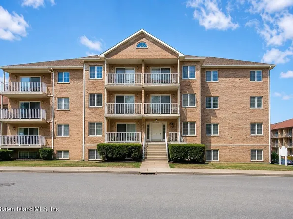 65 Elmwood Park Dr APT 15, Staten Island, NY 10314