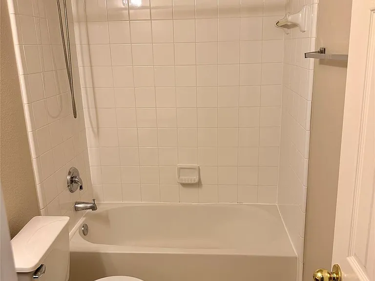 3715 Lindenfield Dr — Photo 18