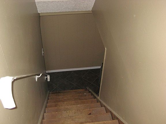 Stairs to basement 