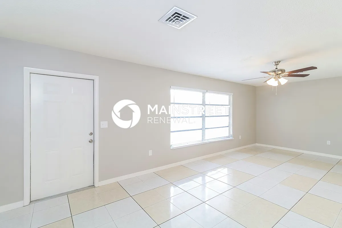 Living Room - 649 Sheridan Dr