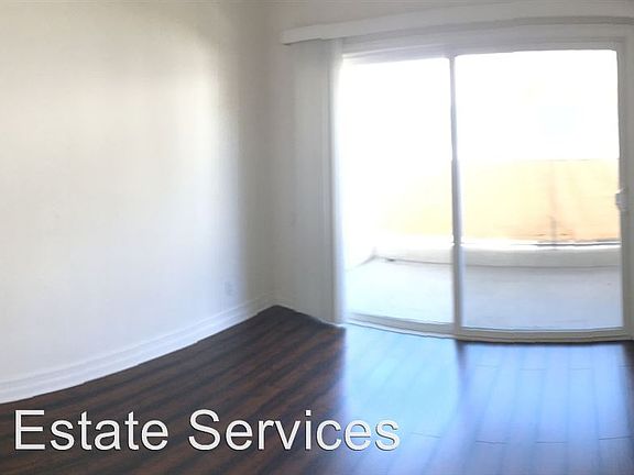 4th image of 11915 Darlington Ave APT 08