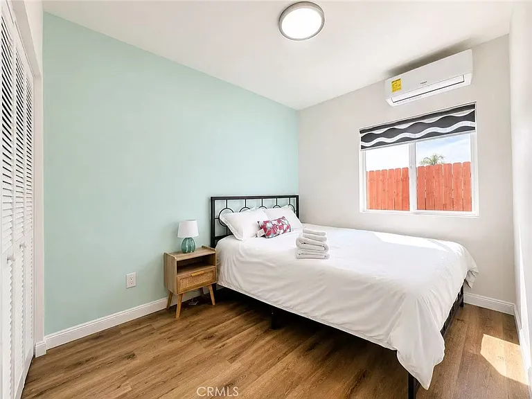 559 E Juanita Ave #B — Photo 8