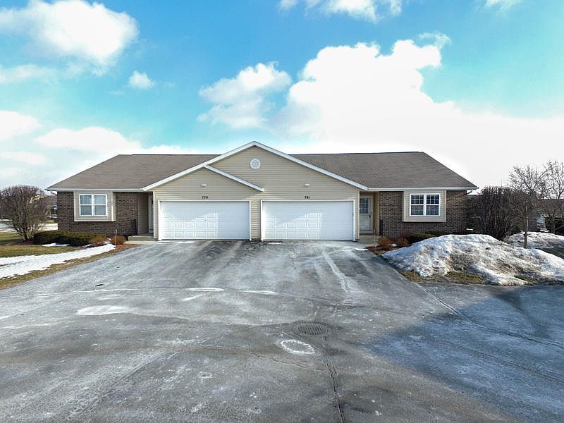 1st image of 781 Foxtail Ct