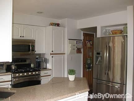 2nd image of 252 E 235th St