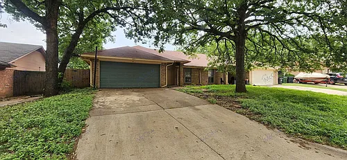 2204 Oak Hill Dr Photo 1