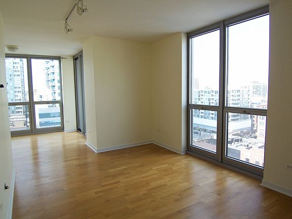 4th image of 200 W Grand Ave APT 1404