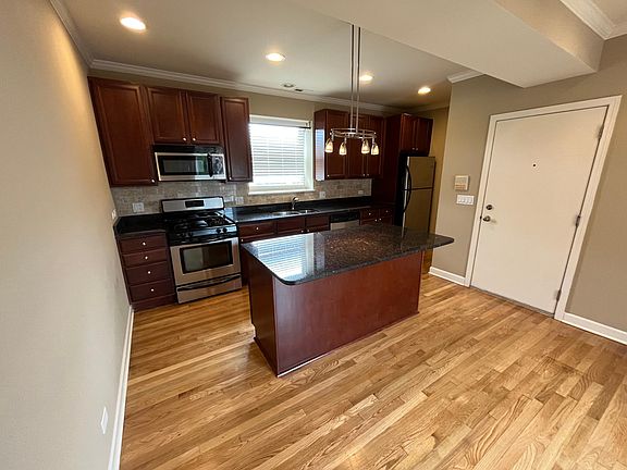 4th image of 3707 N Kenneth Ave Unit 316