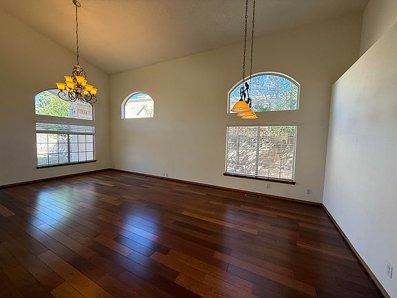 4th image of 8212 Eagle Rock Ave NE