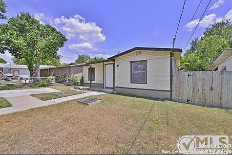 3rd image of 1426 Drury Ln