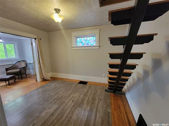 5th image of 1162 104th St